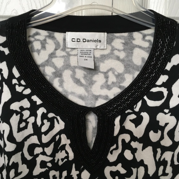 C.D. Daniels Blouse Sweater - Picture 2 of 7